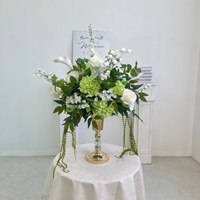 Boule de fleurs artificielles en roses blanches, arrangement floral rond pour la décoration de centre de table de mariage