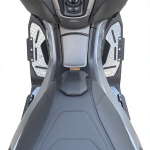 Ensemble de repose-pieds de moto en aluminium CNC antidérapants avec coussinets de préhension pour la rénovation du scooter Yamaha NMAX155 - Product Image 1