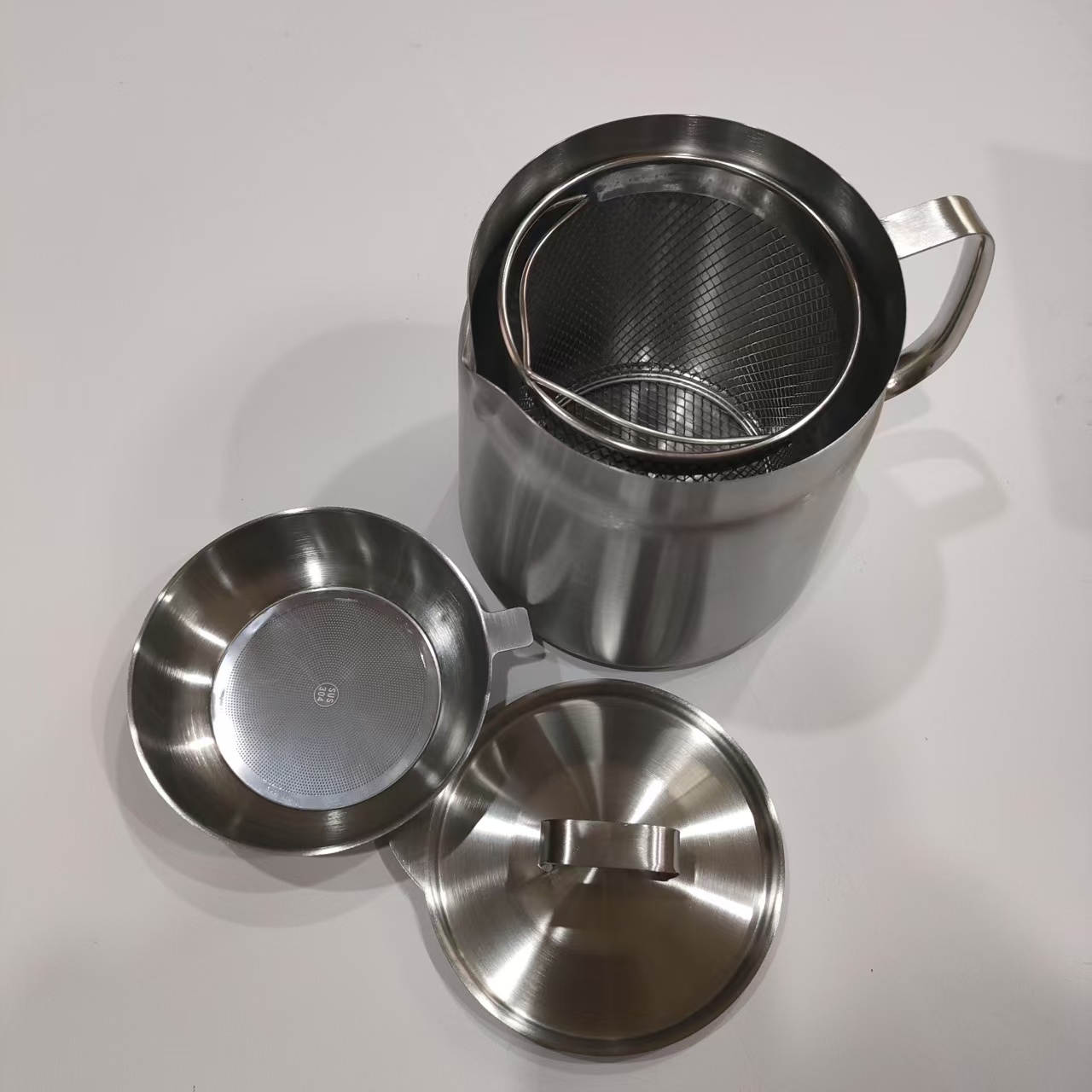 Stainless Steel Oil Filter Pots - Durable & Versatile