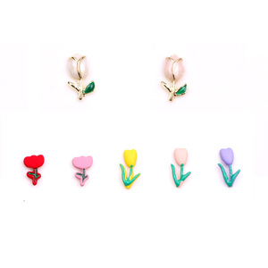 จี้ตกแต่งเล็บโลหะผสมรูปดอกทิวลิป TSZS สีทอง สีเงิน น่ารัก 3 มิติ DIY สไตล์คาวาอี้ หรูหรา อุปกรณ์ตกแต่งเล็บ 100 ชิ้น/ถุง - Product Image 5