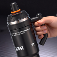 Gourde Sportive Isotherme en Acier Inoxydable 40oz avec Double Couvercle (Paille et Bec Verseur), Poignée Ergonomique, Anti-fuite pour la Salle de Sport, les Activités de Plein Air et les Voyages – Chaud/Froid