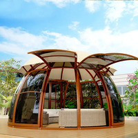 Tente de glamping de luxe en forme de dôme en PC avec une bonne ventilation et un ventilateur d'évacuation, fournie par l'usine