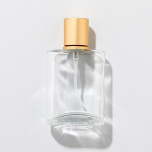 Flacone di profumo cosmetico da viaggio in vetro ad alta quantità <span class=keywords><strong>Spray</strong></span> diffusore di olio di forma quadrata opaca contenitore cosmetico portatile per auto di <span class=keywords><strong>casa</strong></span> - Product Image 4