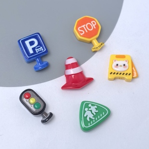 Mini Cono de Tráfico, Semáforo, Señal de Parada y Estacionamiento, Lindos Dijes de Resina de Base Plana, Decoración Divertida para Álbumes de Recortes, Manualidades DIY para Slime - Product Image 1