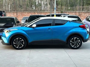 <span class=keywords><strong>Toyota</strong></span> C-HR <span class=keywords><strong>2020</strong></span> Cool Transcendence, SUV Compacto Híbrido, Caja de Cambios Automática, Asientos de Cuero, 50001-75000 Millas, Volante a la Izquierda, Tracción Trasera - Product Image 3