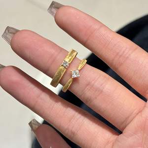 Anillo Wenchi de Plata Pura S925 con Baño de Rodio, Diseño Antiguo con un Solo Diamante, Círculo Liso, Lujo Discreto, Versátil, Exquisito y Único - Product Image 4