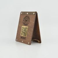 Pratique Esthétique Personnalisé Sculpté Logo Café Bar Restaurant Menu De Table Droite Décoré En Bois QR Code Menu Signe