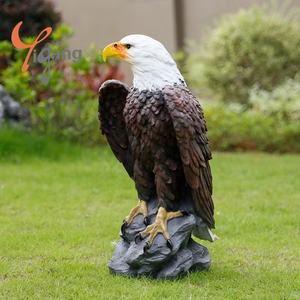 Scultura di <span class=keywords><strong>Aquila</strong></span> in Resina Realistica con Base ad Albero Appassito che Svolazza verso il Cielo - Arte Paesaggistica per Esterni - Product Image 5