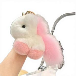 Jolie peluche licorne en fausse fourrure de vison, douce, écologique et durable, design poney, pour breloque de sac ou porte-clés léger pour filles - Product Image 3