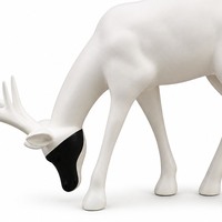 Sculpture de cerf en résine blanc crème à visage noir, durable, pour projets commerciaux et hôtels, commande en gros