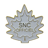 Épinglette personnalisée en émail souple motif feuille d'érable, plaquée or, en métal frappé, pour événements officiels et souvenirs gouvernementaux – Fournisseur