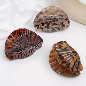 Pince à cheveux imprimé léopard personnalisée en plastique, accessoire de mode pour femme - Product Image 4