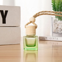 Bouteille de parfum de voiture en verre vide de 8ml Parfum de voiture carré avec bouchon en bois Bouteille de diffuseur colorée rechargeable Désodorisant
