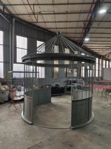 Gazebo <span class=keywords><strong>de</strong></span> Metal con Acabado Vintage, una Pieza <span class=keywords><strong>de</strong></span> Decoración Atemporal para Interiores y Exteriores que Combina Encanto Rústico con Elegancia Funcional - Product Image 1