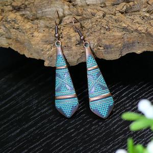 Boucles d'oreilles pendantes vintage en alliage, plaqué bronze antique, forme plume, bijoux de mode pour femme, clous en turquoise verte, style bohème - Product Image 2