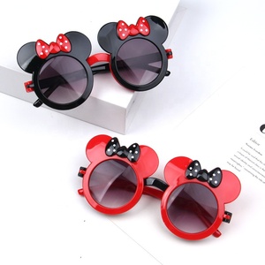 Gafas de sol de lujo para niños, lentes de sol infantiles de protección UV con dibujos animados, estilo flip, <span class=keywords><strong>Mickey</strong></span> y Minnie, regalo para niños, <span class=keywords><strong>2022</strong></span> - Product Image 3