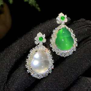 Collar con Colgante de Jadeíta Verde Natural con Incrustaciones de Plata Pura S925, Nuevo Estilo Chino, Cadena de Suéter de Jade Verde Yang, Totalmente a la Moda - Product Image 1