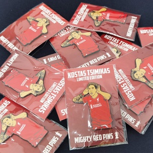 Pin de Solapa Personalizado de Metal con Diseño de Personajes de Anime y Dibujos Animados, Souvenir de la Copa Mundial de Fútbol de Catar, Pin de Esmalte Duro Personalizado - Product Image 1