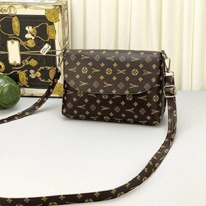 กระเป๋าสี่เหลี่ยมขายส่งจากโรงงานโดยตรงสำหรับผู้หญิง กระเป๋าหนังสะพายไหล่ผู้หญิง กระเป๋าแฟชั่นลายพิมพ์สไตล์วายลด์สำหรับผู้หญิง - Product Image 5