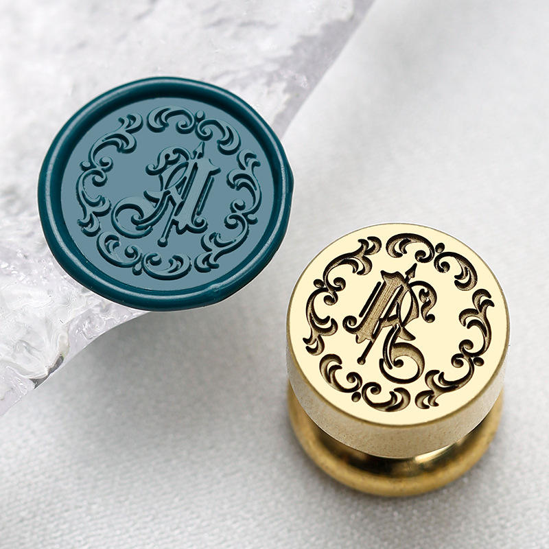 Lettre gothique A (mini tête laser en cuivre)