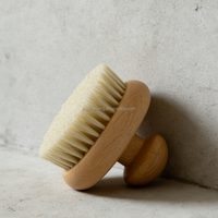 Brosse de douche exfoliante ovale en bois, simple, douce et rigide, avec poils naturels de sanglier et de nylon, réutilisable, pour un nettoyage en profondeur et un massage du dos