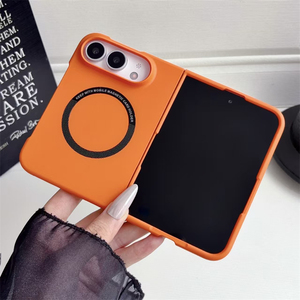 เคสโทรศัพท์แบบบางพิเศษ สีพื้น ผิวสัมผัสเหมือนผิวหนัง สำหรับ iPhone Ultra รองรับการชาร์จไร้สาย วัสดุ PC แข็ง - Product Image 1