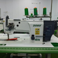 Machine à coudre plate industrielle DS-4400 à une aiguille et triple entraînement pour la fixation de tapis et moquettes, avec pied entraîneur