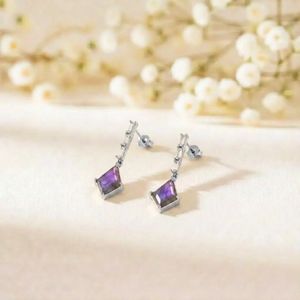 Pendientes Colgantes de Labradorita Púrpura Natural en Forma de Cometa con Acento de Circonita Cúbica en Plata de Ley 925, Delicados y Hechos a Mano con Piedras Preciosas - Product Image 4