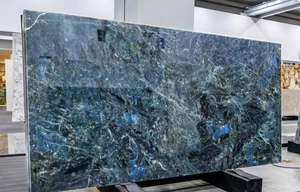 Maßgefertigte Naturstein-Platten Blauer Jadeit-Marmor für Kücheninsel, Tisch und Waschtischplatte - Product Image 3