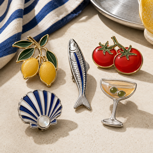 Broches de Verano Europeos, Insignias Metálicas de Viaje Mediterráneo para Moda de Resort y Recuerdos - Product Image 1