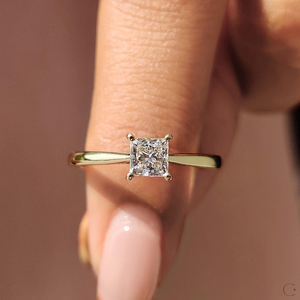 Magnifique bague en diamant de laboratoire de qualité exceptionnelle, parfaite pour commémorer les engagements romantiques durables, en provenance d'Inde - Product Image 2