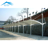 Abri de voiture imperméable en tissu PVDF avec structure en acier pour le stationnement des voitures
