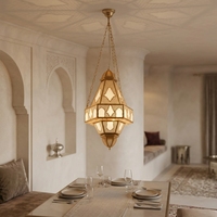 Lustre marocain LED carré en fer forgé fait main de taille moyenne, style arabe, lampe suspendue dorée pour salle à manger, hall d'hôtel