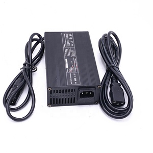 Перезаряжаемое портативное автомобильное зарядное устройство 100,8 В 3A-25A Авто 24S литиевая батарея зарядное устройство высокого напряжения <span class=keywords><strong>96</strong></span> вольт - Product Image 4