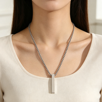 Collier carré créatif en alliage, best-seller, collier en métal personnalisé, collier pendentif, collier décoratif personnalisé pour couple