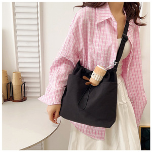 Wholesale Large Capacity Nylon Shoulder <strong>Bag</strong> <strong>Waterproof</strong> Casual Crossbody <strong>Drawstring</strong> <strong>Bags</strong> Women's Handbag for Outdoor - Product Image 6