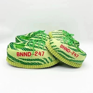 Zapatos <span class=keywords><strong>de</strong></span> invierno cálidos y afelpados <span class=keywords><strong>de</strong></span> algodón <span class=keywords><strong>de</strong></span> coco con punta circular para hombre y mujer, divertidos para parejas, venta al por mayor <span class=keywords><strong>de</strong></span> Source Factory - Product Image 4