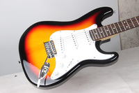 Chine vente en gros prix de mise à niveau pas cher haute qualité débutant ST tilleul corps personnalisé gauche droitier guitare électrique à vendre
