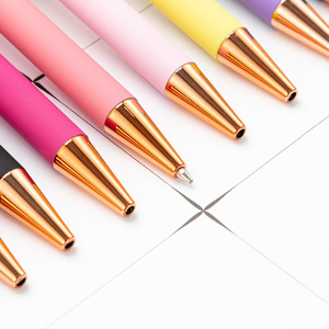 Stylo à bille en métal aluminium doux au toucher, papeterie de bureau couleur bonbon pour étudiants, publicité à l'encre noire, vente en gros - Product Image 3