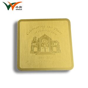 Posavasos de Metal Cuadrados Dorados con Logotipo Personalizado en Relieve para Cerveza, Té, Café y Bebidas - Product Image 2