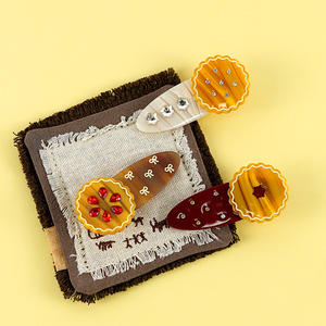 Pinza de pelo personalizada de acetato marrón de 6.2 cm, accesorio para el cabello con pedrería, personalizable con tu propio diseño. - Product Image 1