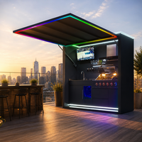 Îlot de cuisine de patio abrié en acier inoxydable 304 avec grill, réfrigérateur, protection contre la pluie et le vent, intérieur spacieux et bande lumineuse LED