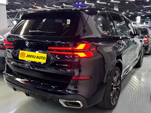 BMW X5 XDrive40Li 2024 Usado, SUV de Lujo con Exterior Negro, Interior Rojo, Volante a la Izquierda, Asientos de Cuero, Cámara Trasera - Product Image 4