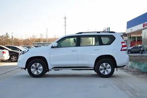 Voitures d'<span class=keywords><strong>occasion</strong></span> durables, <span class=keywords><strong>Toyota</strong></span> <span class=keywords><strong>Prado</strong></span> 2014, 4.L atmosphérique, SUV moyen-grand, 4 <span class=keywords><strong>portes</strong></span>, 5 places, véhicule tout-terrain fiable, équipé d'un toit ouvrant - Product Image 4