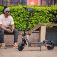 Kukirin G2 Arazi Elektrikli Scooter Ağır Hizmet Tipi 120kg Taşıma Kapasitesi 10 İnç Vakumlu Lastik 48V Katlanabilir Yetişkin E-Scooter
