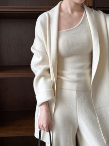 Nouvelle arrivée 2025, <span class=keywords><strong>tenue</strong></span> <span class=keywords><strong>3</strong></span> pièces pour femmes, style minimaliste français de luxe : cardigan sans col + camisole à col rond + pantalon large - Product Image 2