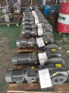 มอเตอร์เกียร์เอียง KH107DRN132M4 7.5kW IP55 แรงบิดสูง สำหรับงานขนย้ายวัสดุและเครื่องจักรหนัก - Product Image 5