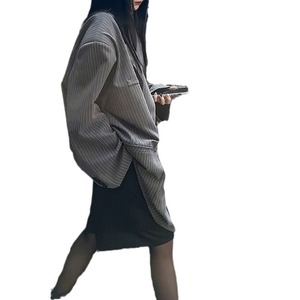 2025 Mùa Thu Phụ Nữ Màu Xám Sọc <span class=keywords><strong>Blazer</strong></span> Lỏng Phù Hợp Với Giản Dị Phong Cách Văn Phòng Áo Khoác Hợp Thời Trang Thiết Kế Phù Hợp Với - Product Image 5