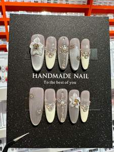 10 piezas de prensa hecha a mano en las <span class=keywords><strong>uñas</strong></span> gris oscuro usable <span class=keywords><strong>uñas</strong></span> postizas decoración de flores 3D encanto reutilizable puntas de <span class=keywords><strong>uñas</strong></span> acrílicas - Product Image 4