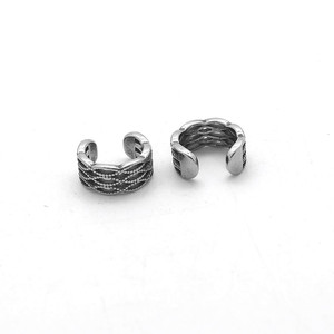 Pendientes de Clip yunnique con Forma Geométrica de Acero de Titanio, Joyería de Moda Unisex Otoño 2024 - Product Image 4